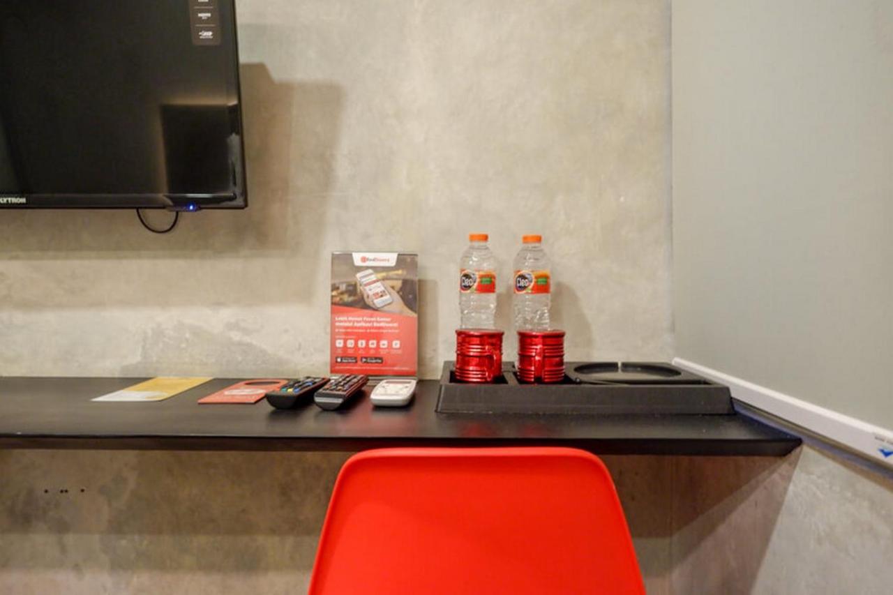 Reddoorz Plus Near Kawasan Sam Poo Kong Semarang Esterno foto