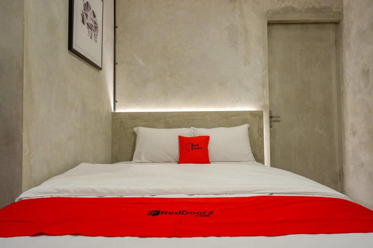 Reddoorz Plus Near Kawasan Sam Poo Kong Semarang Esterno foto