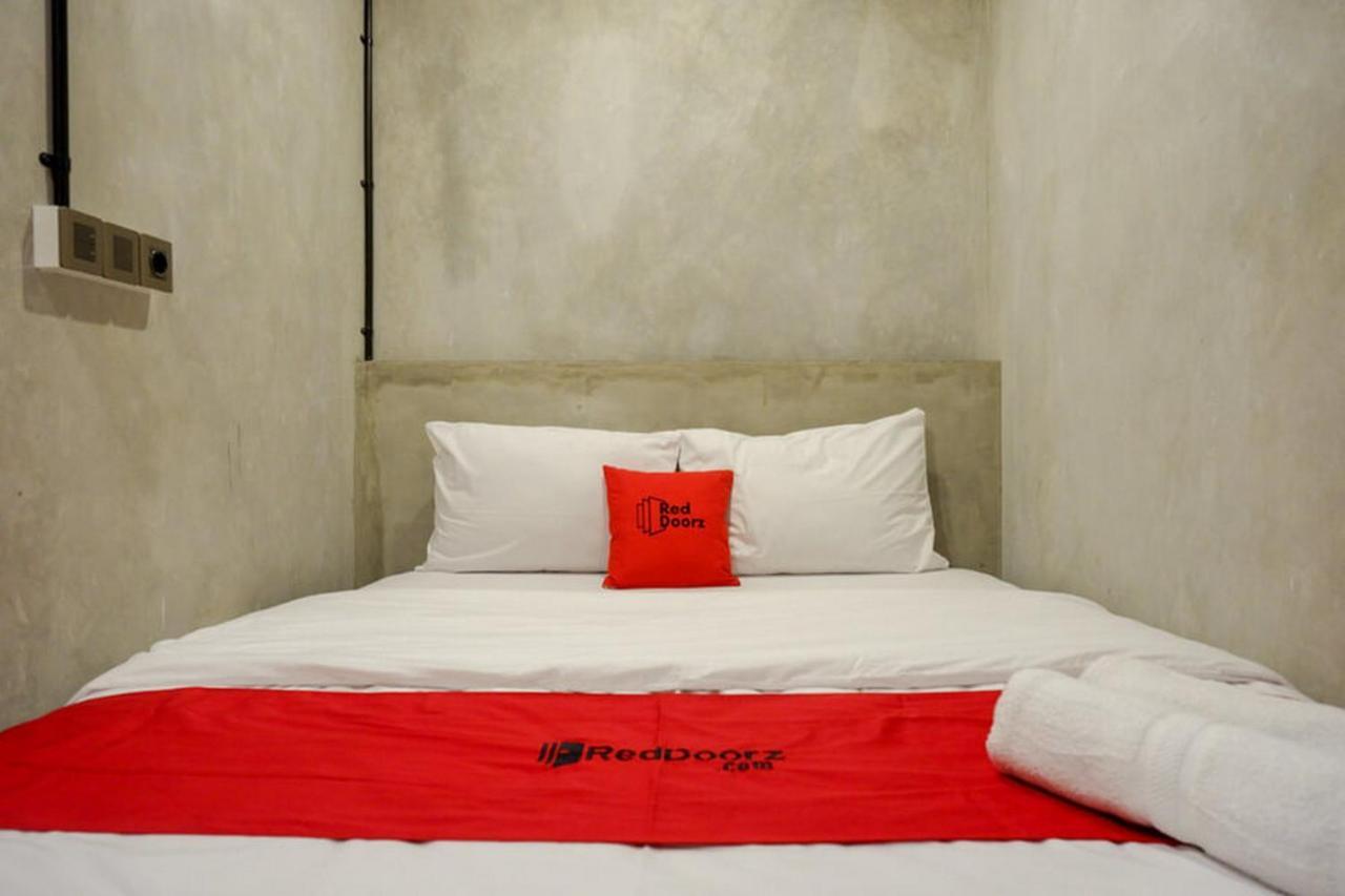 Reddoorz Plus Near Kawasan Sam Poo Kong Semarang Esterno foto