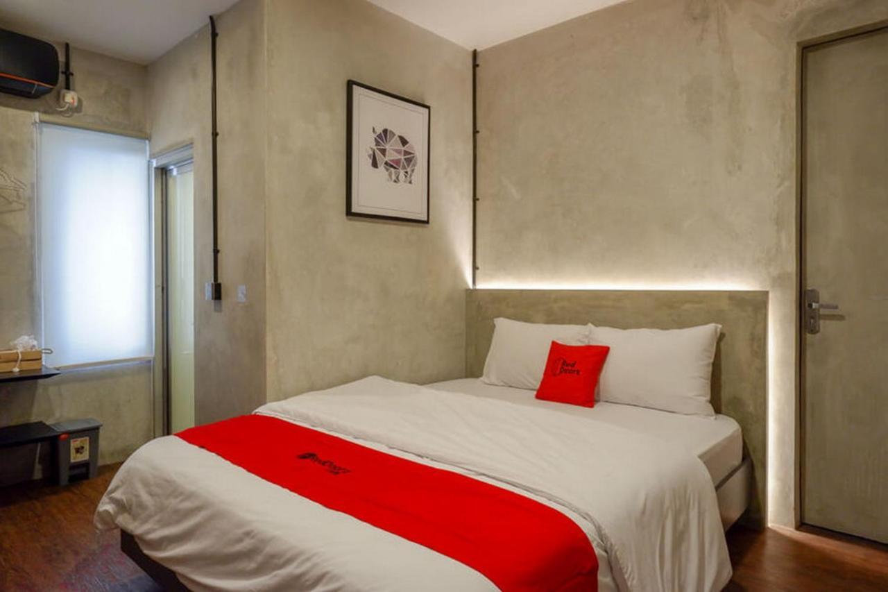Reddoorz Plus Near Kawasan Sam Poo Kong Semarang Esterno foto