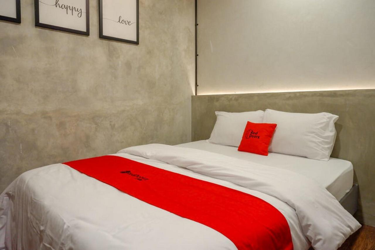 Reddoorz Plus Near Kawasan Sam Poo Kong Semarang Esterno foto