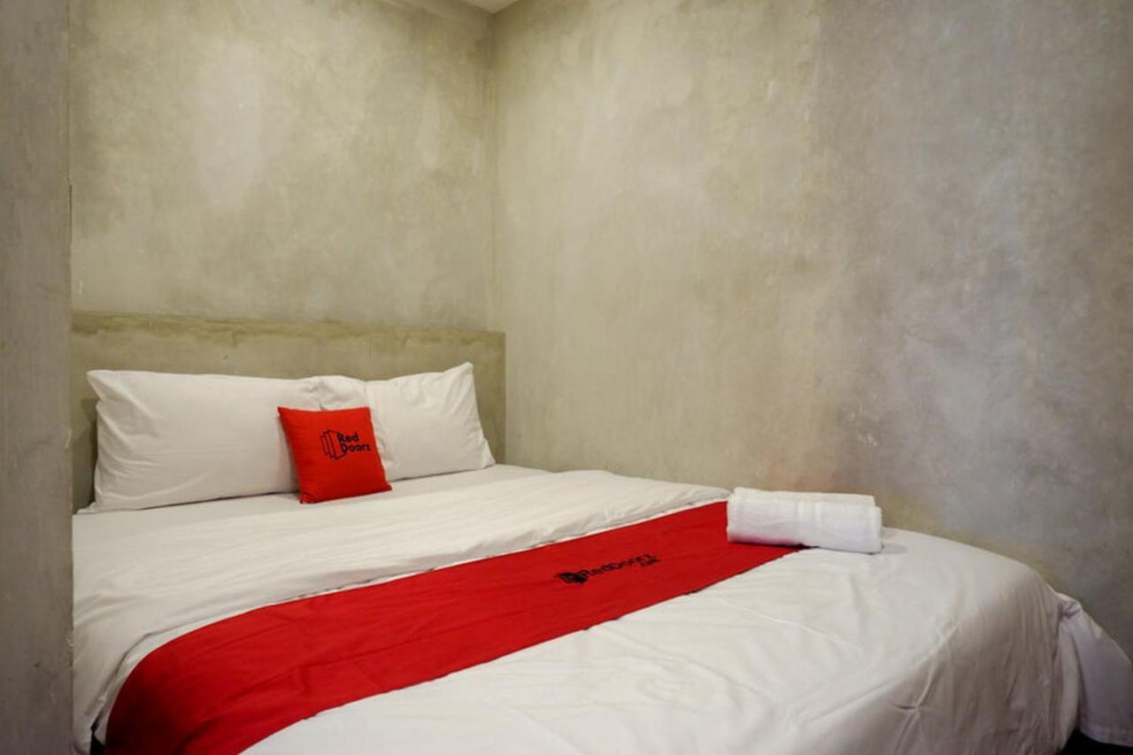 Reddoorz Plus Near Kawasan Sam Poo Kong Semarang Esterno foto