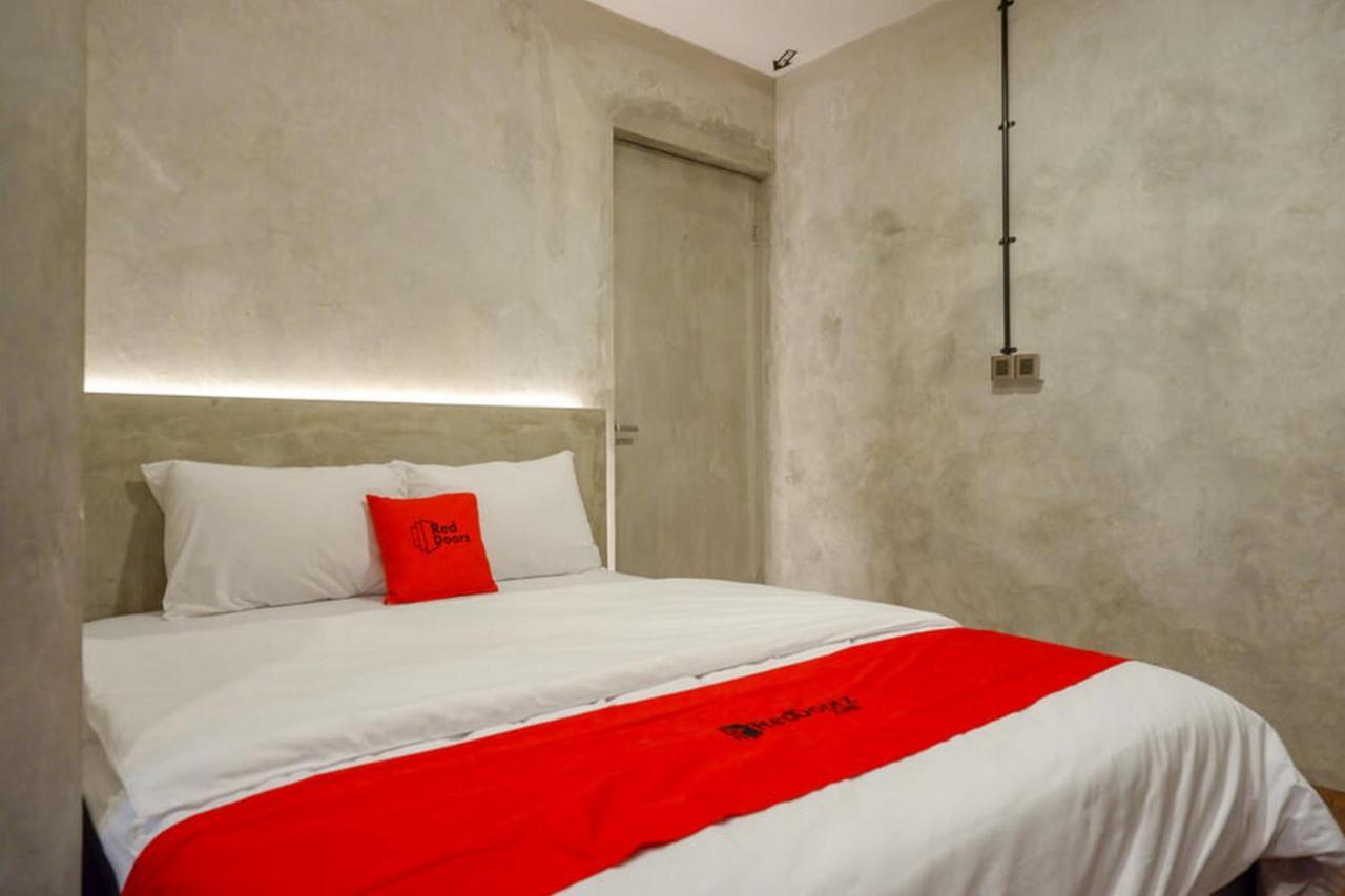 Reddoorz Plus Near Kawasan Sam Poo Kong Semarang Esterno foto