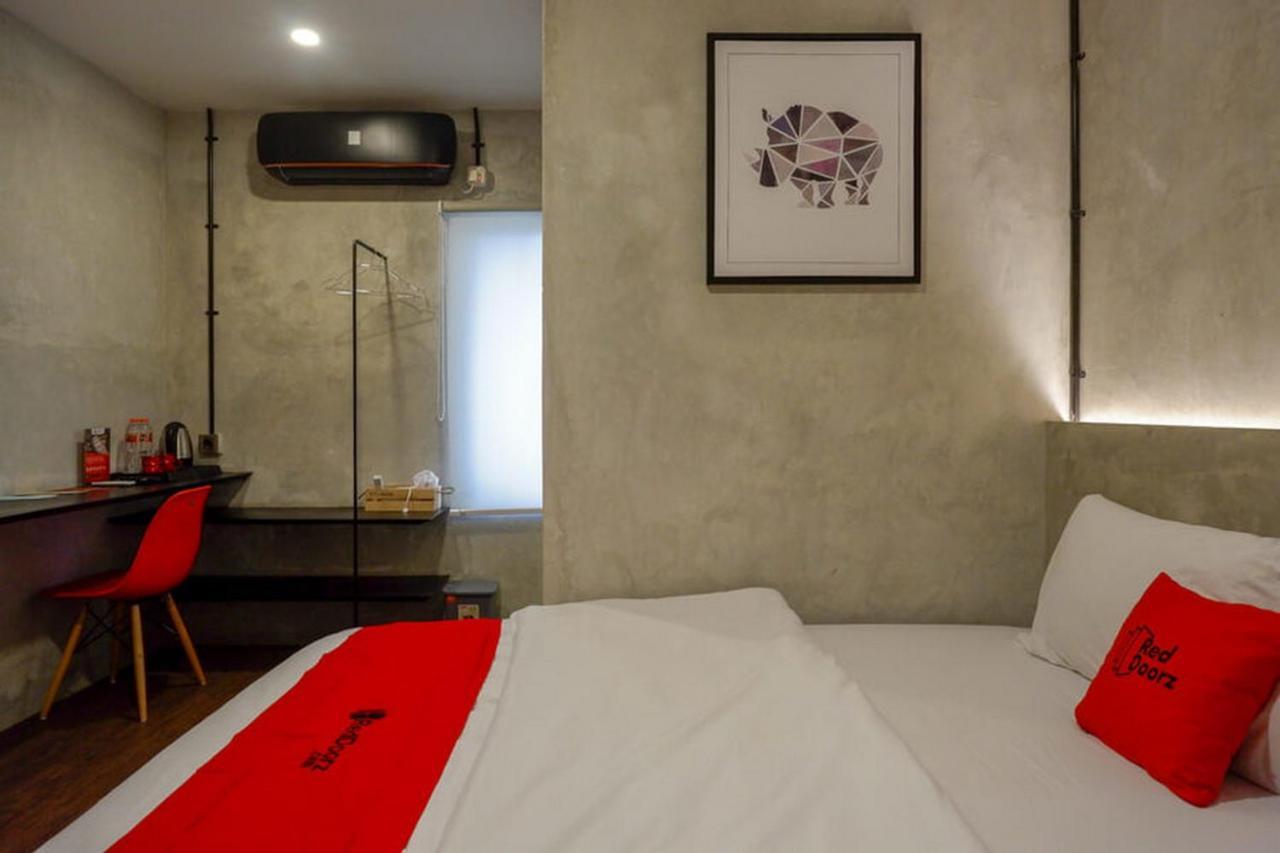 Reddoorz Plus Near Kawasan Sam Poo Kong Semarang Esterno foto