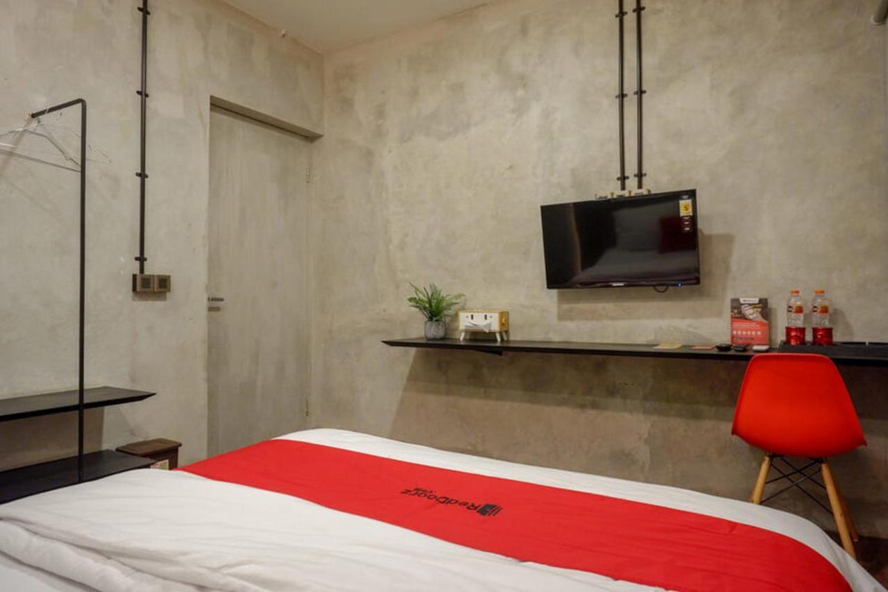 Reddoorz Plus Near Kawasan Sam Poo Kong Semarang Esterno foto
